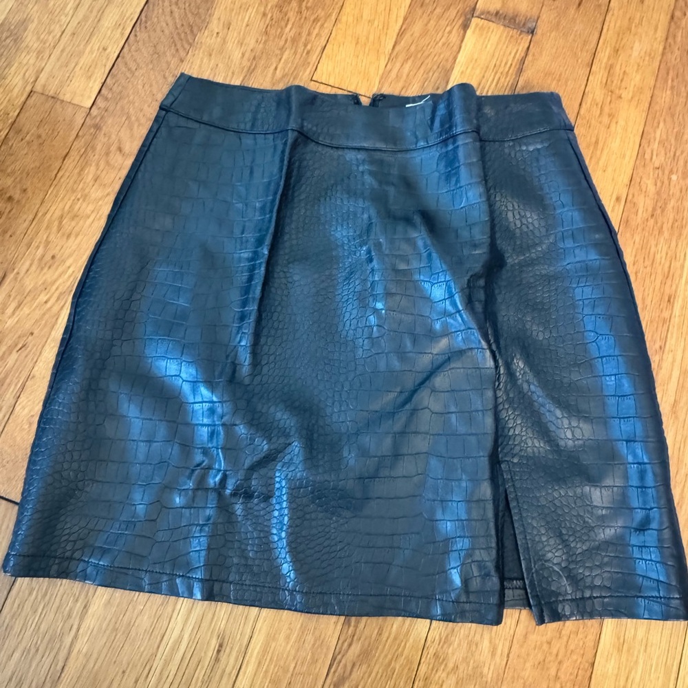 LeLis Black Faux Leather Croc-Embossed Skirt